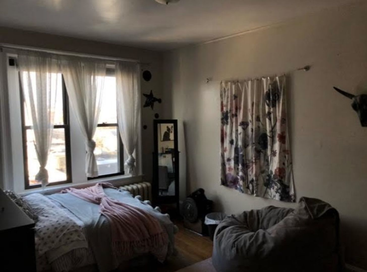 Charming 3 Bedroom-No Broker Fee – photo 3