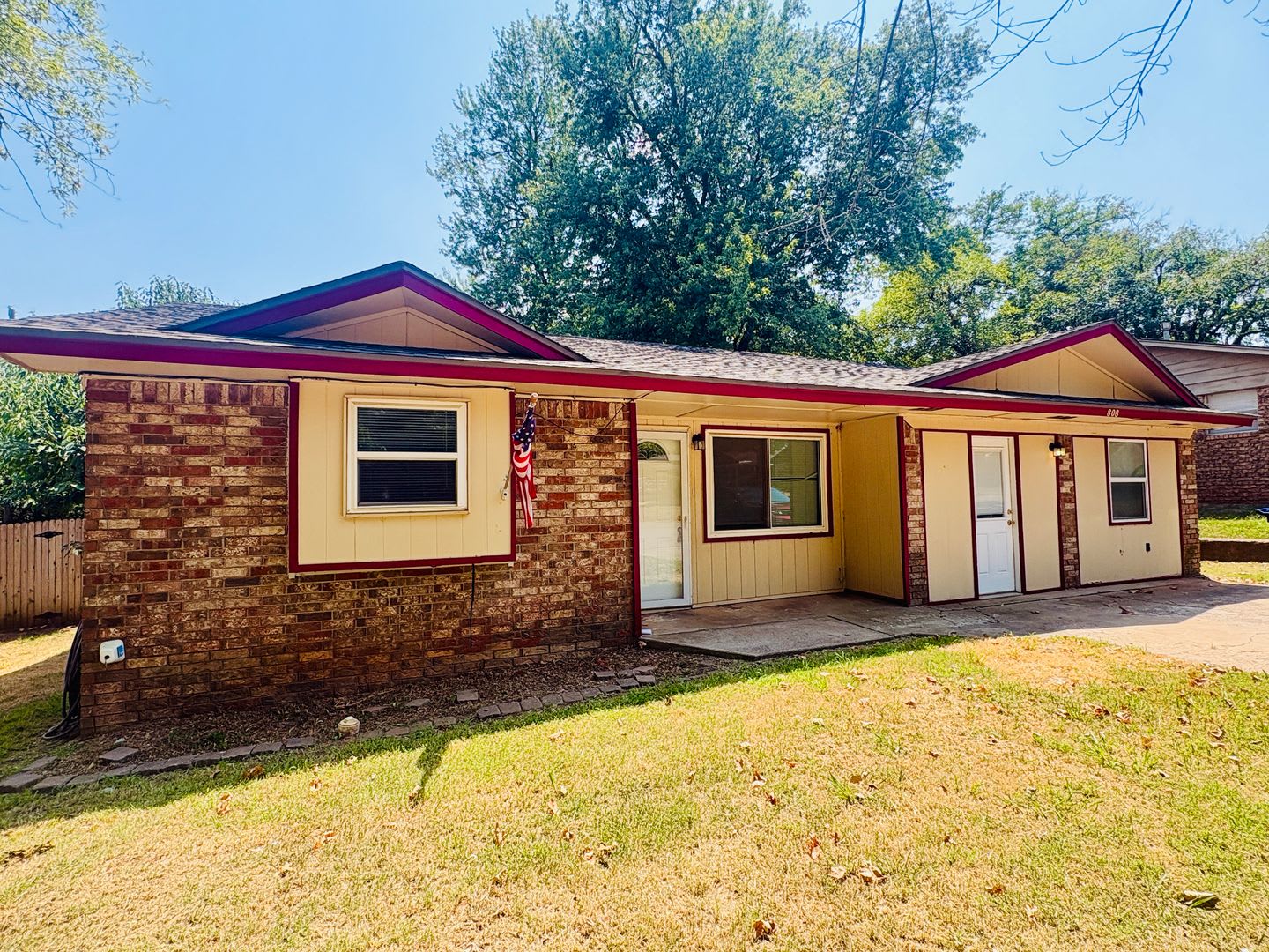 Four bedroom house in Noble – photo 1