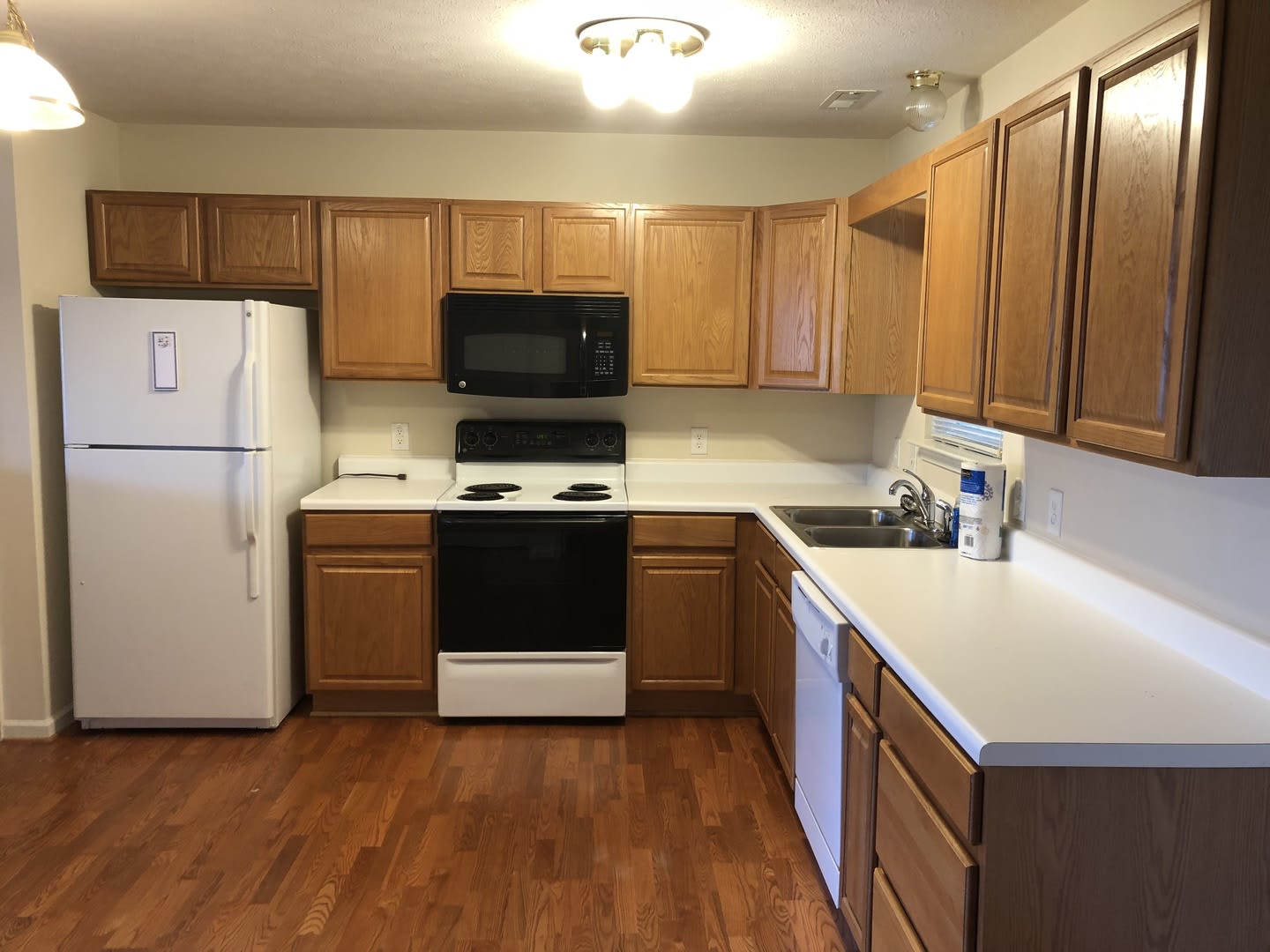 Townhouse for Rent in Beacon Hill – photo 2