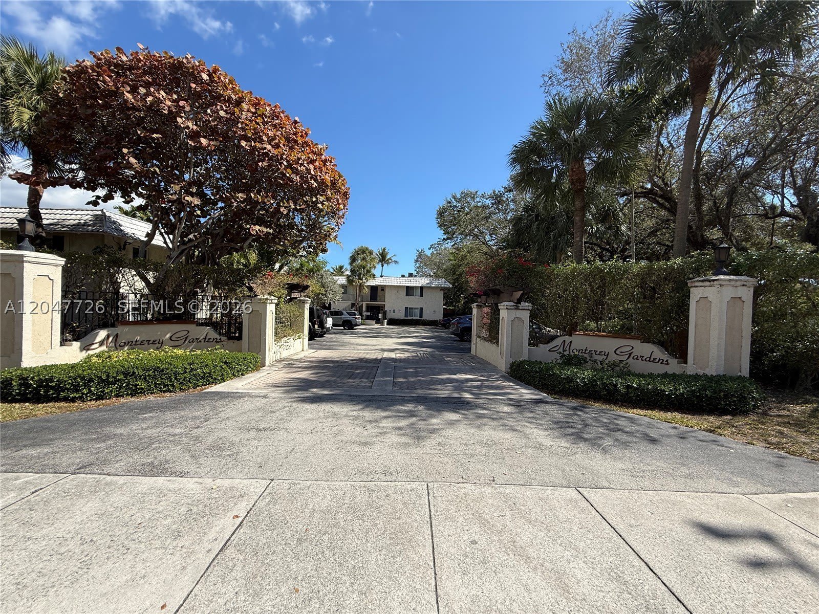 8607 SW 68th Ct – photo 1