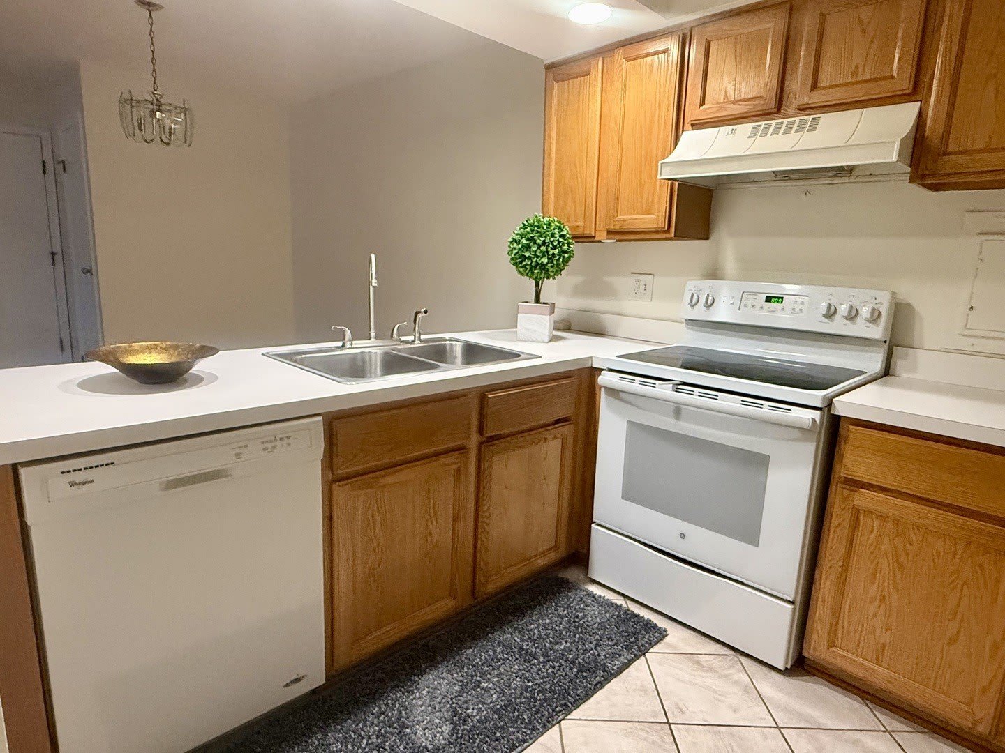 4424 Euclid Avenue – photo 2