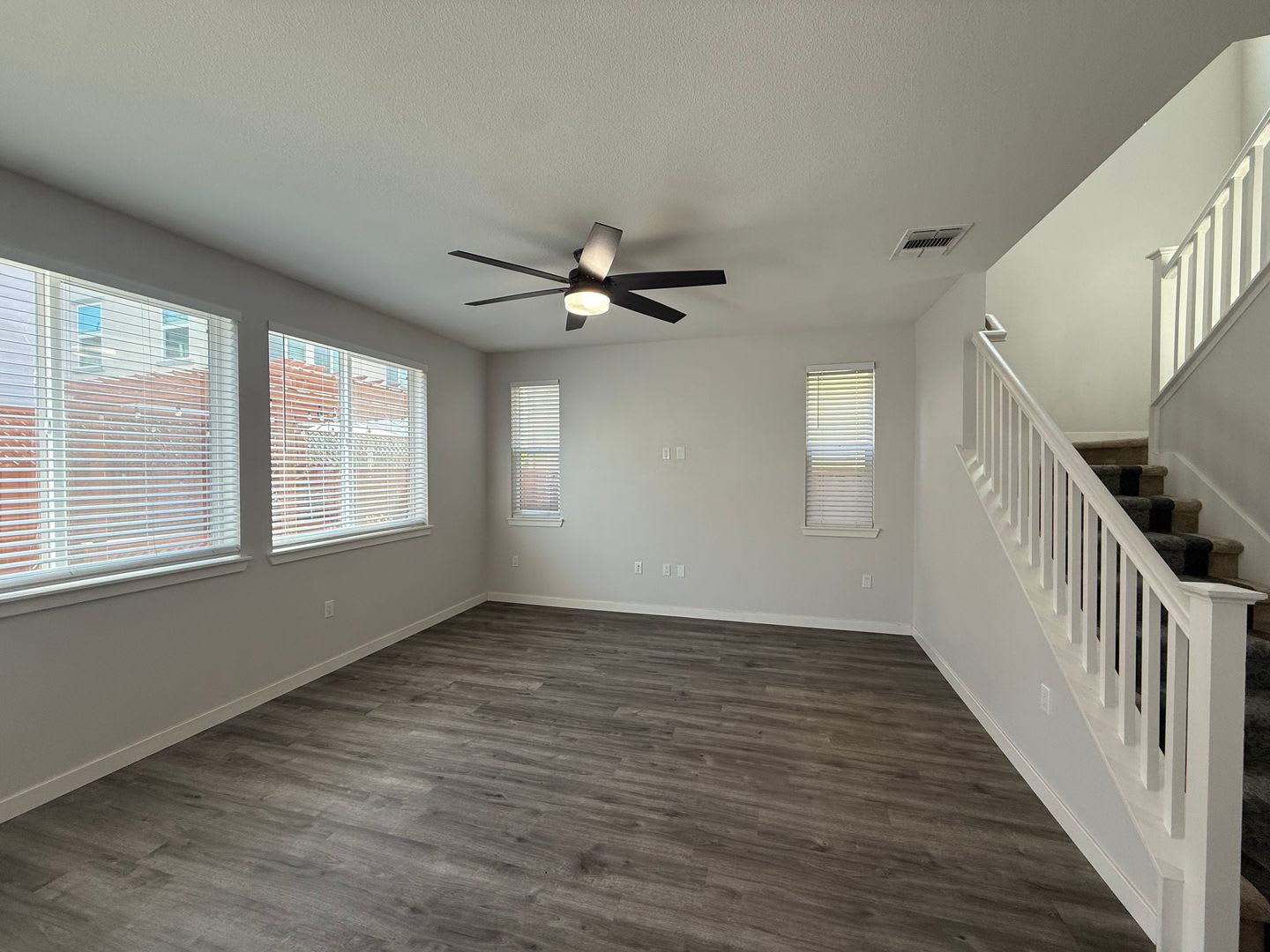 Beautiful Newer 4-Bedroom Home – photo 3