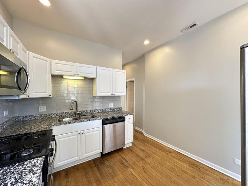 2049 Fullerton – photo 4