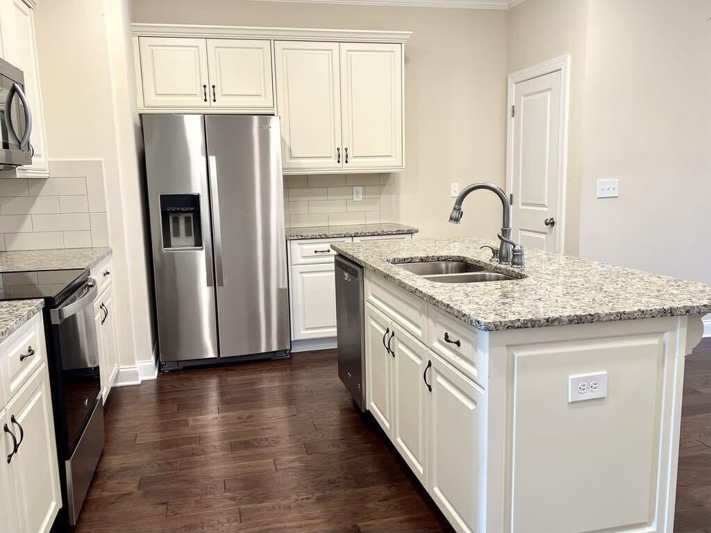 594 Vinings Drive – photo 3