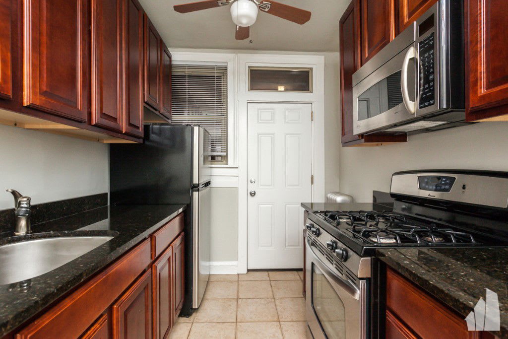 548 West Surf Street – photo 4