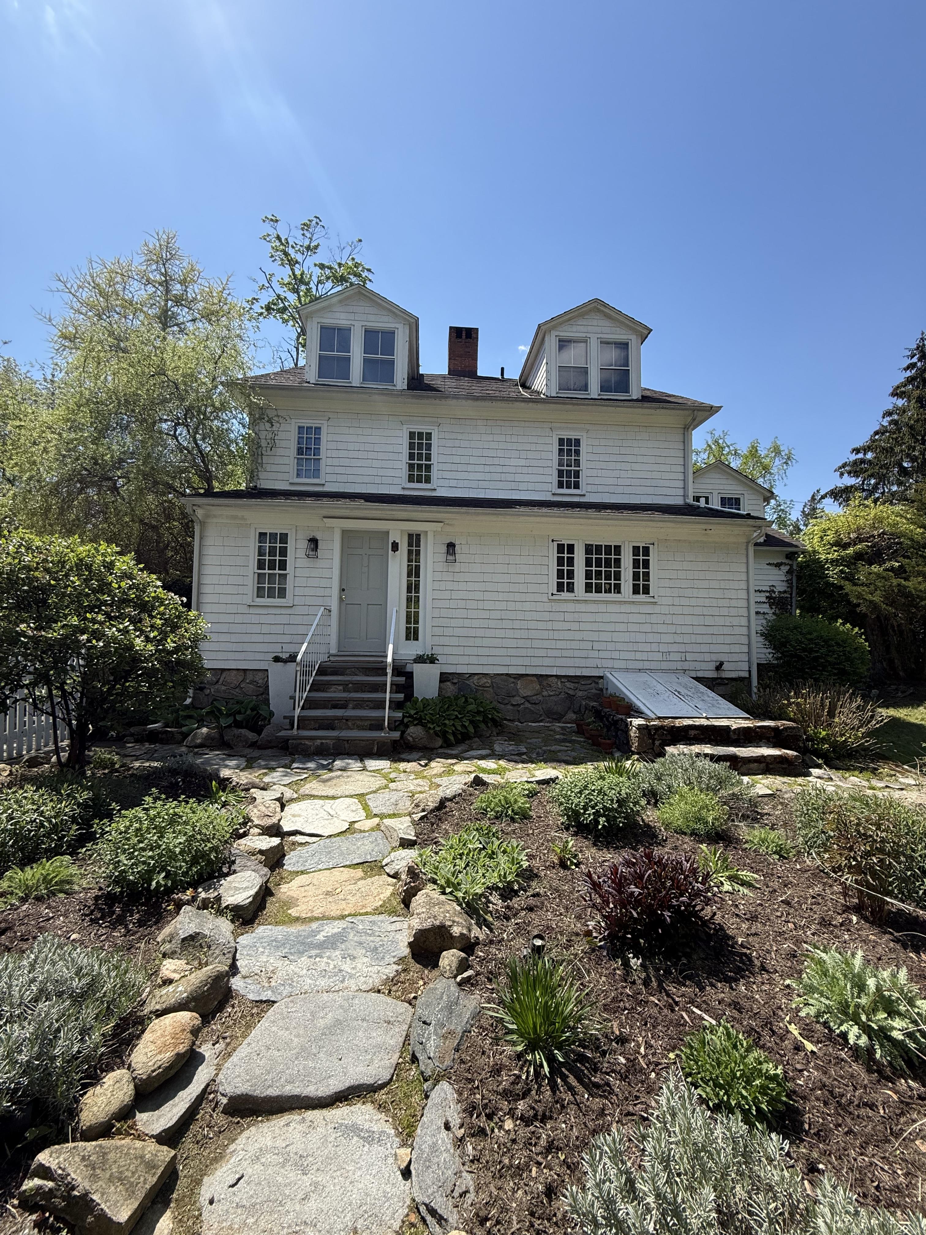 1709 Newfield Avenue – photo 5