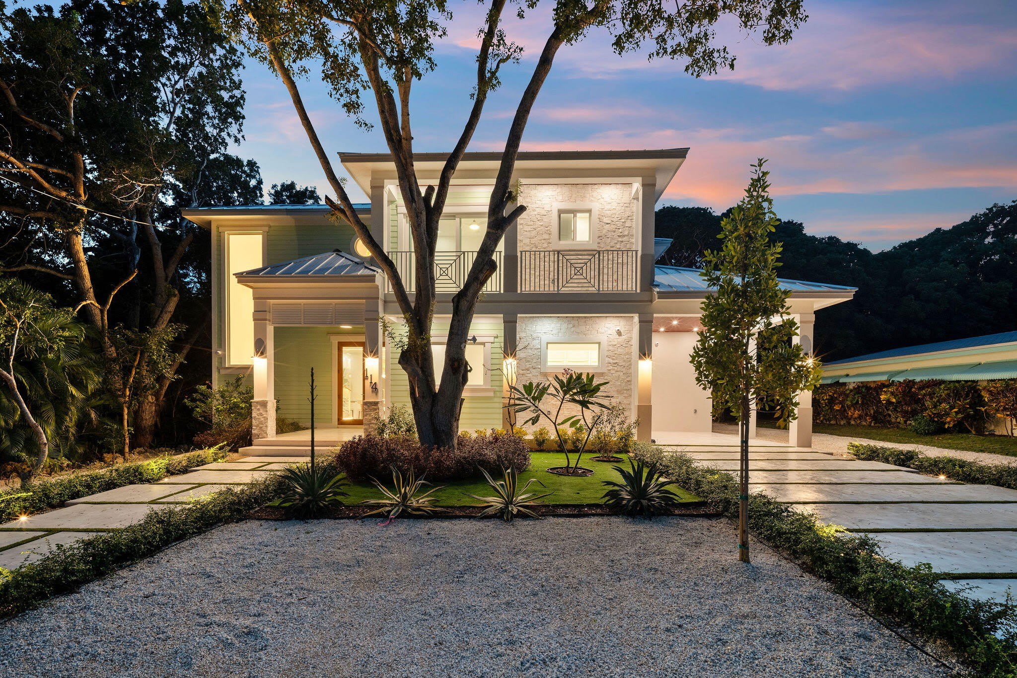 114 Royal Lane – photo 4