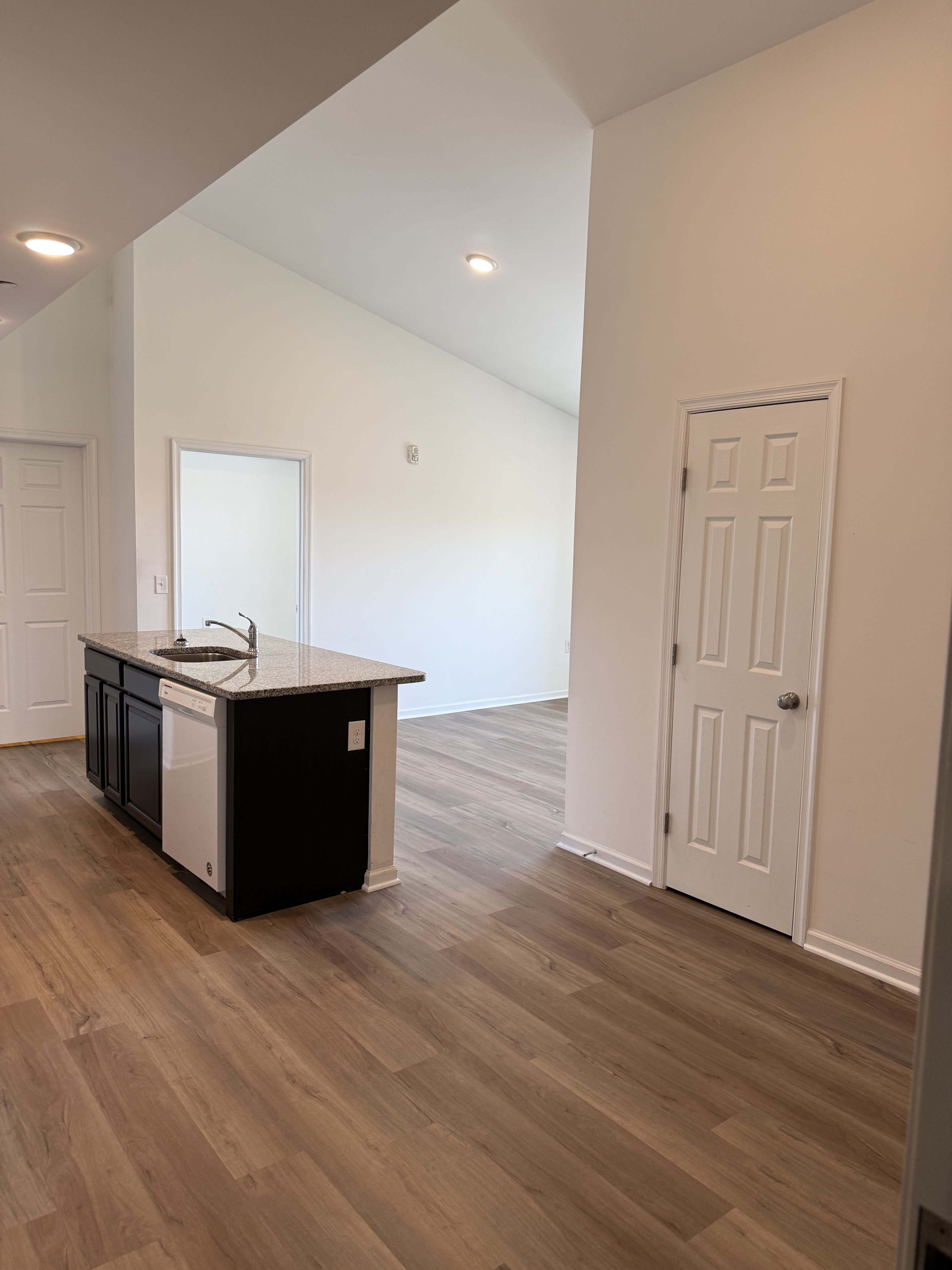 480 Main St – photo 2