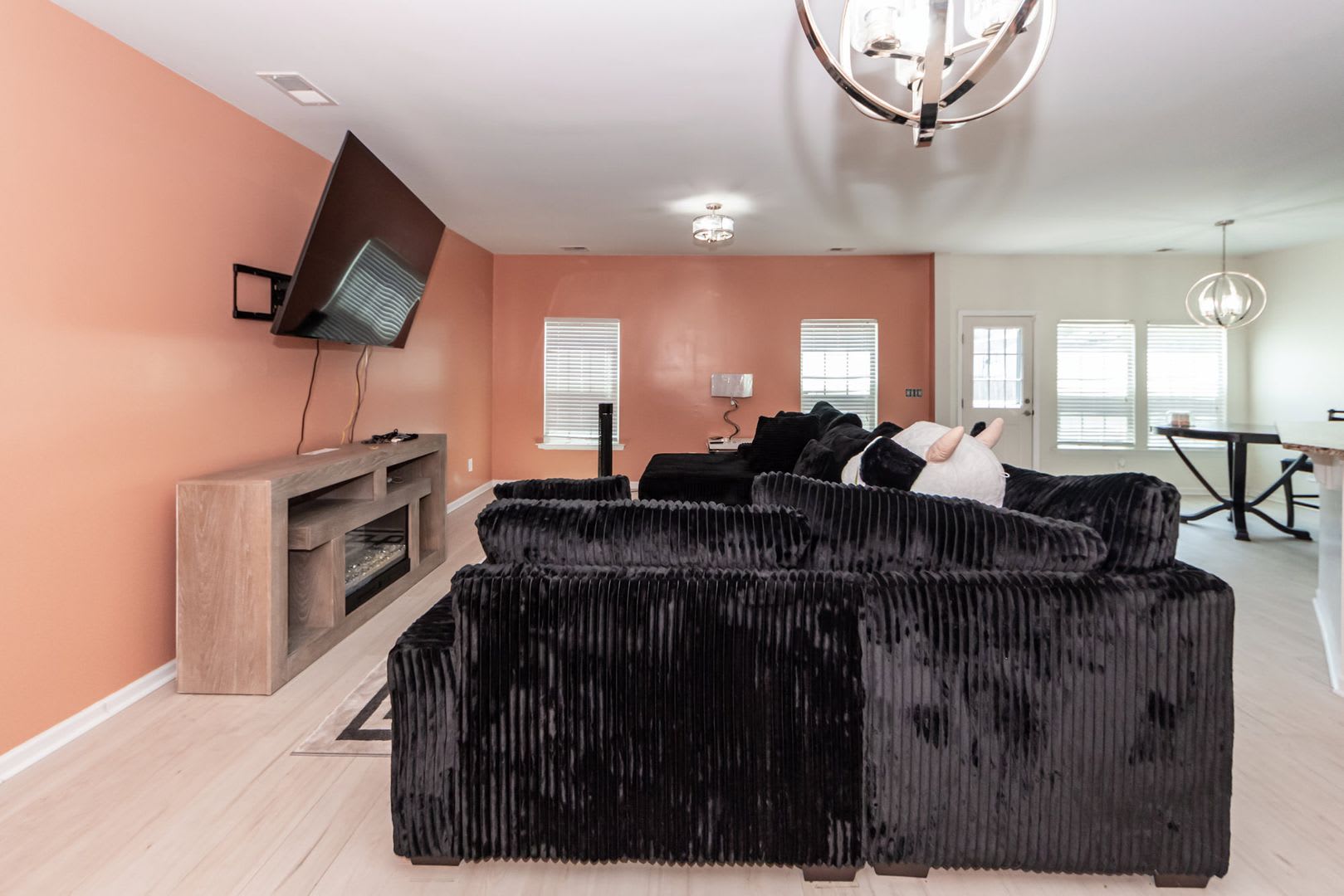 4 Bedroom, 2.5 Bathroom Home in Moss Grove Plantation – photo 3