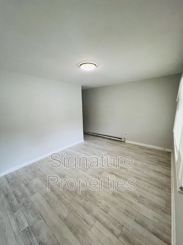 1221 Montgomery Ave – photo 2