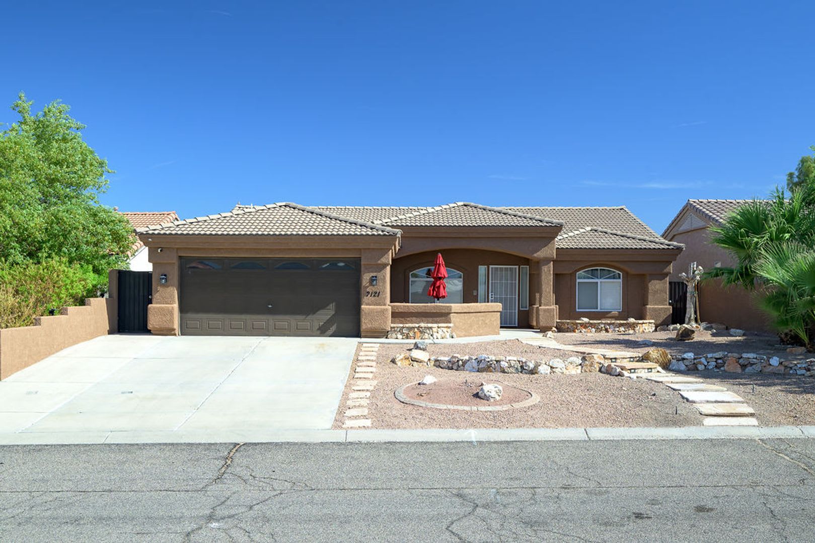 Beautiful Desert Lakes Home With Amazing Golf Course Views – photo 2
