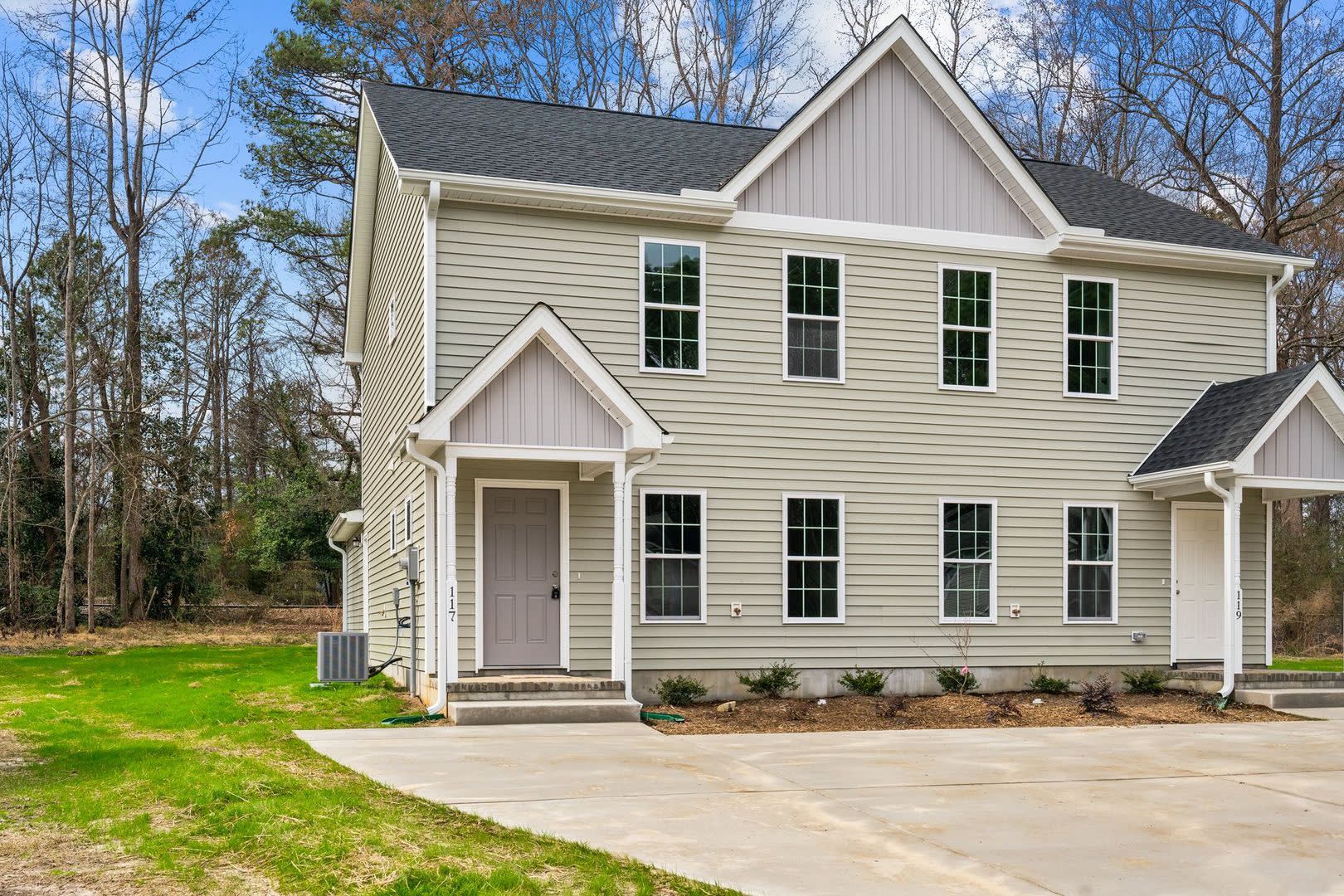 Fall in Love with the Kitchen Island in this Newley Built Home 2022 – photo 1