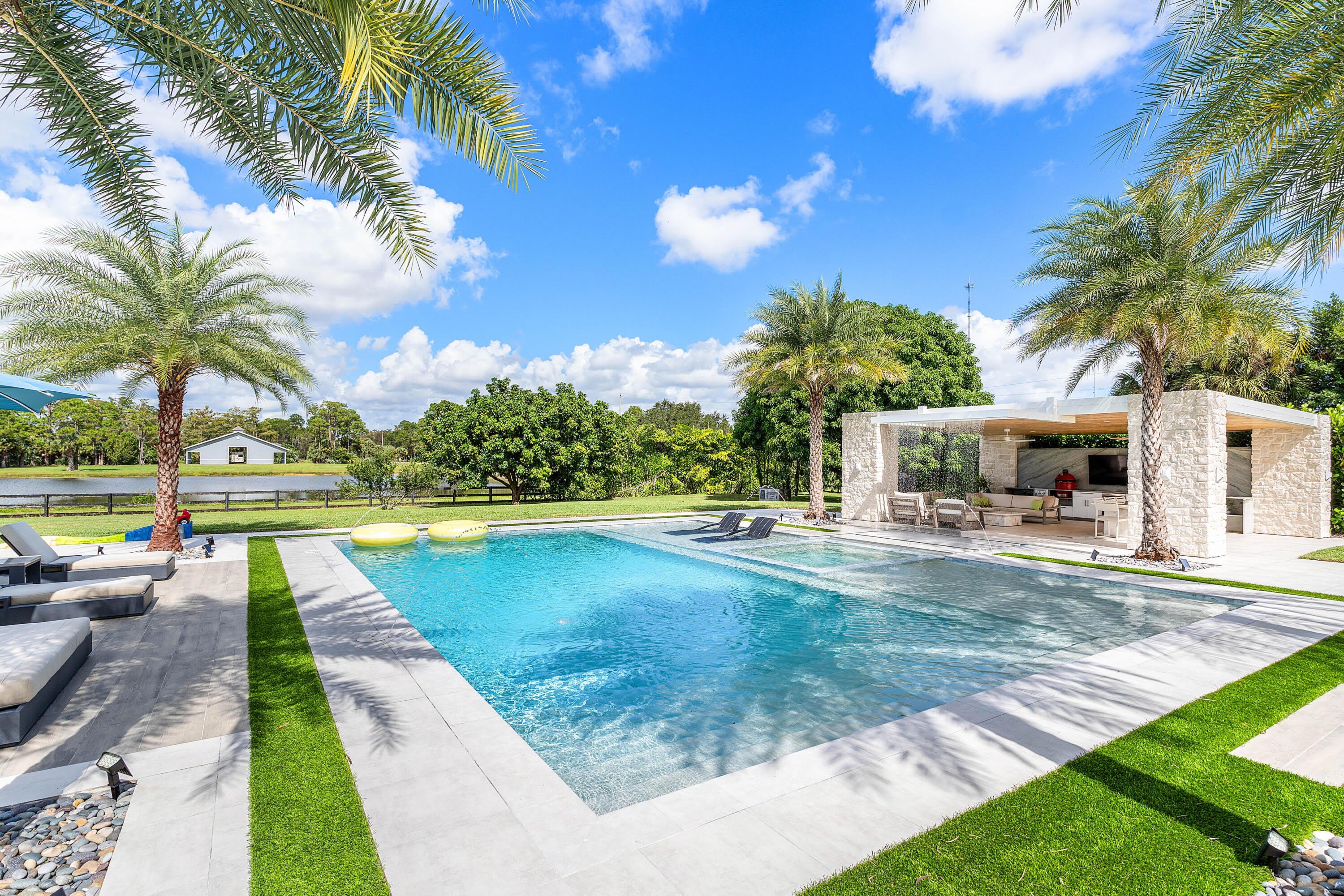 11173 Manatee – photo 1