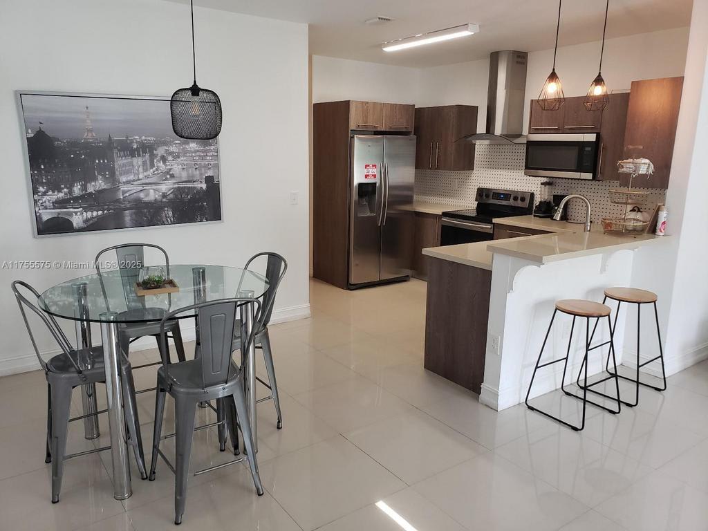 325 Northwest 52nd Street – photo 5