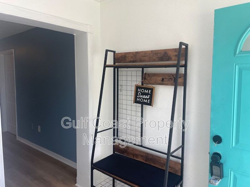 2227 Montclair Dr – photo 3