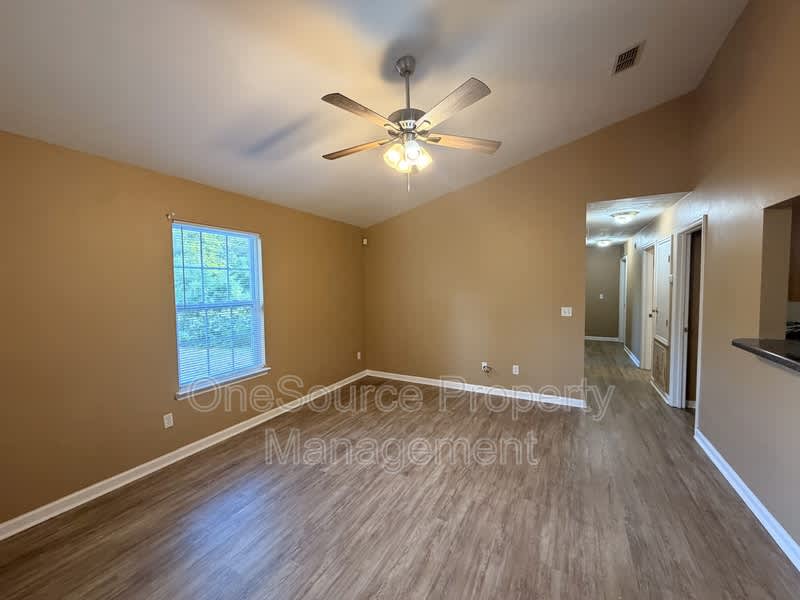 203 B W Roberts Street – photo 2