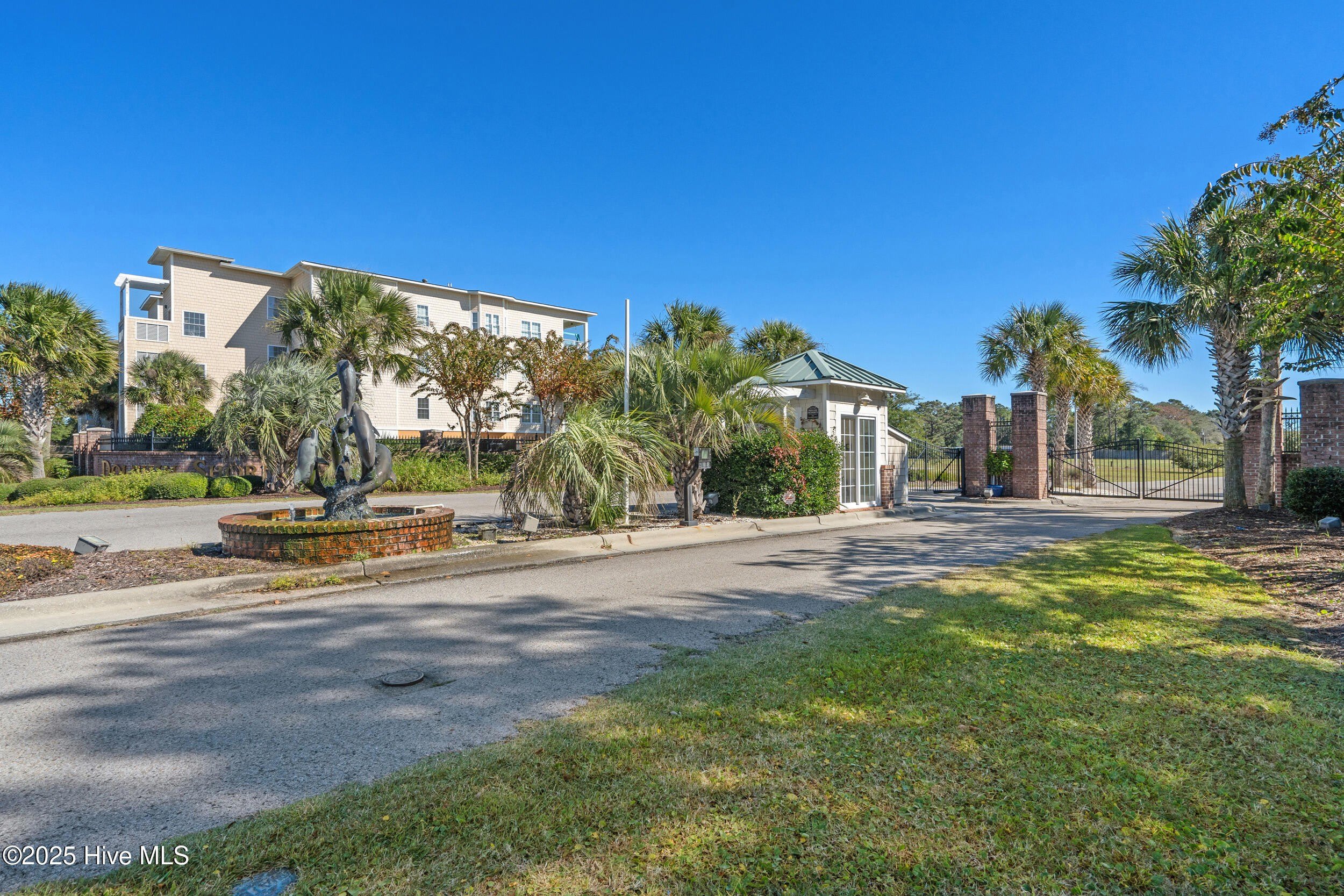 2272 Dolphin Shores Drive SW – photo 3