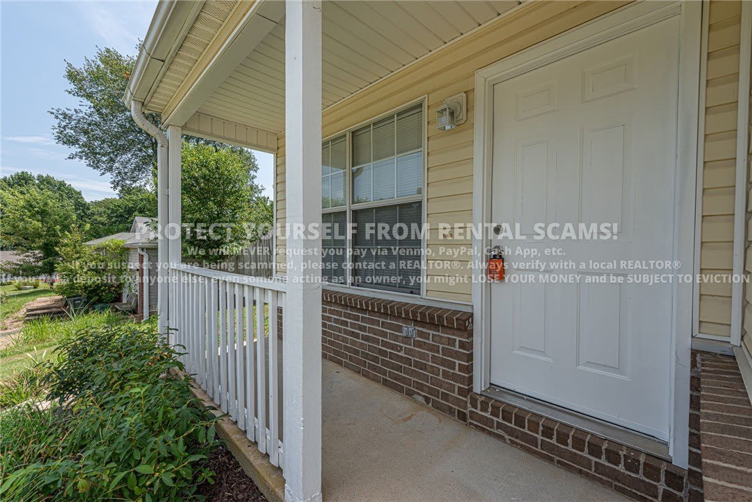 3085 Woodridge Drive – photo 3