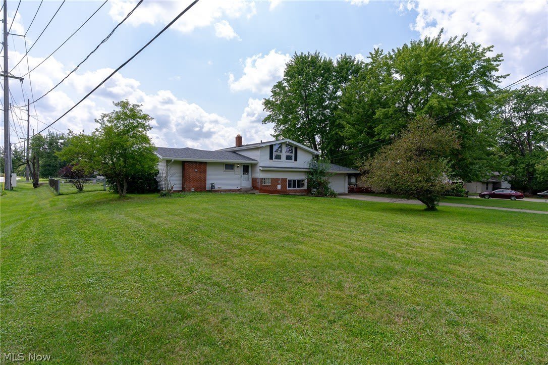 9081 Royalton Road – photo 3