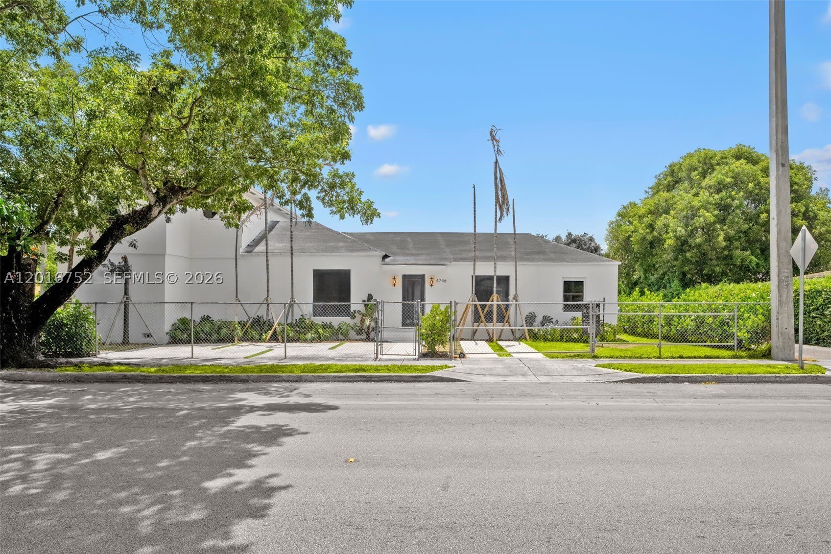 4746 NW 10th Ave – photo 4