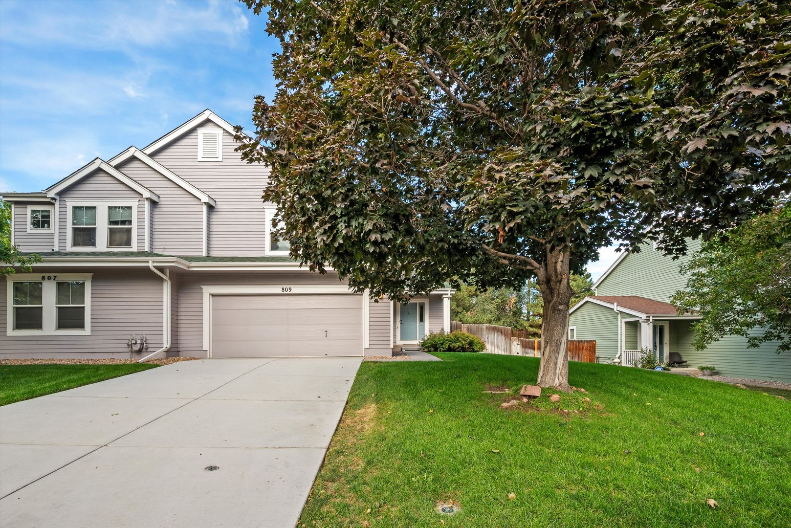 Beautiful 4 Bedroom Home In Lakewood With Finished Basement Private Backyard – photo 2