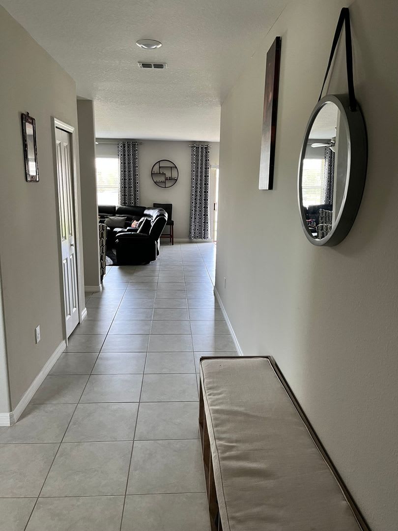 Spacious 4BR House in Riverview – photo 4