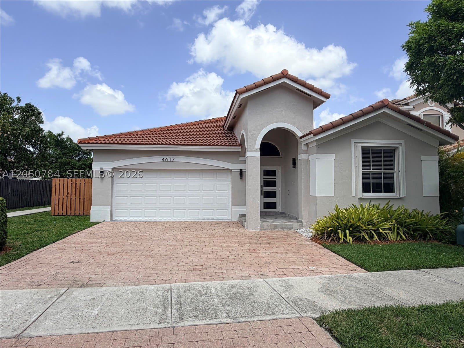 4617 Nw 96Th Ave – photo 2