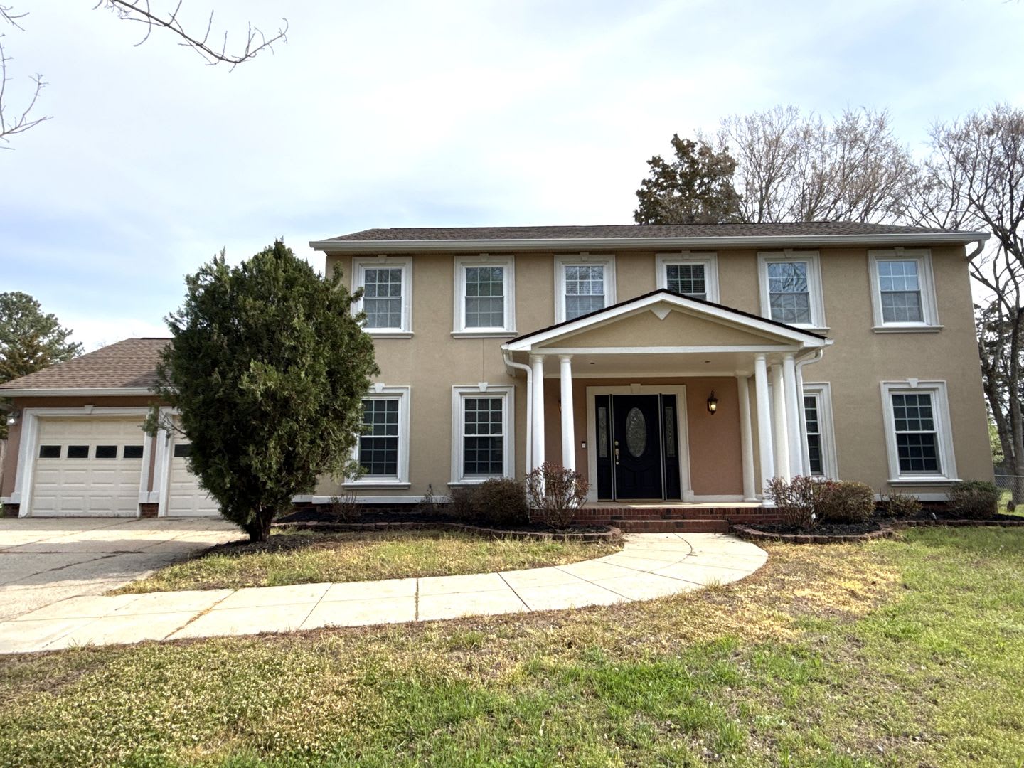 Beautiful home in the Shadow Lake Community! – photo 1
