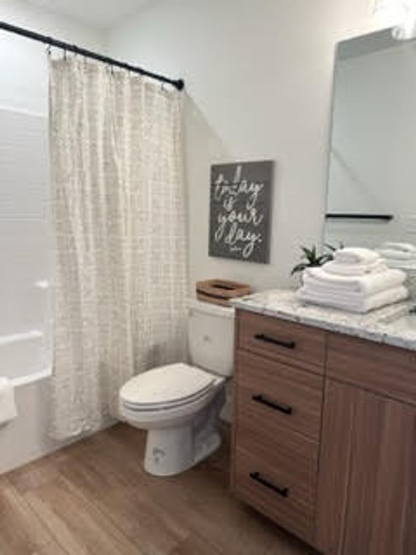 Row Home with 1 car garage 2 bed, 2.5 bath – photo 5