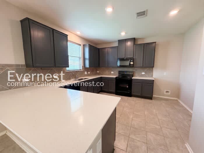 13700 Vigilance Street – photo 4
