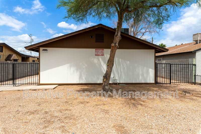 1324 E Taylor St – photo 3