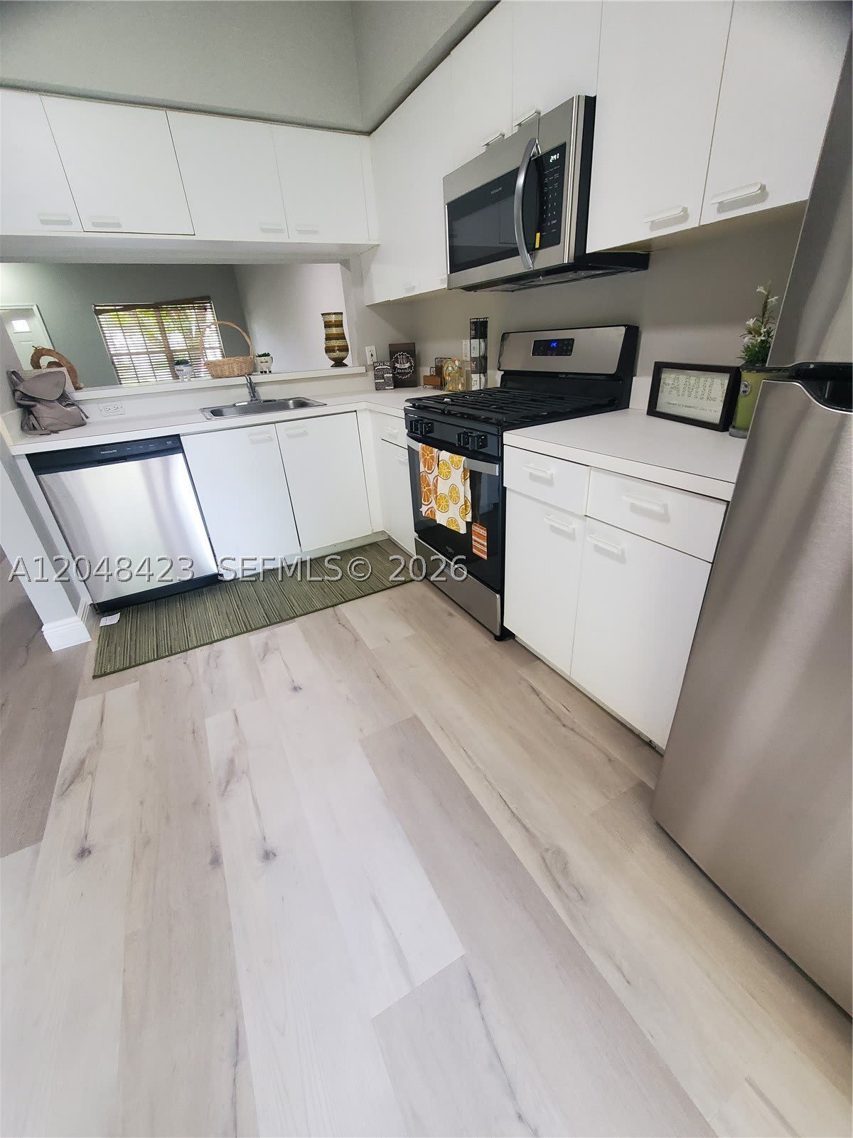 7858 Dixie Beach Cir – photo 5