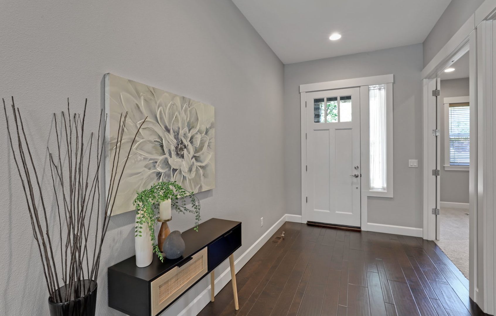 5Br 3Ba Craftsman W Main Level Bedroom Full Bath Extra Deep 3 Car Garage Covered Deck Portland West Haven – photo 2