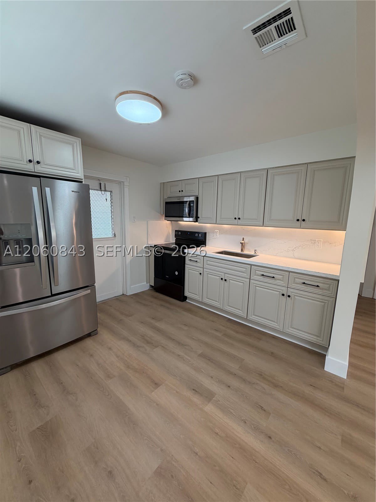 708 SW 7th Ave – photo 4