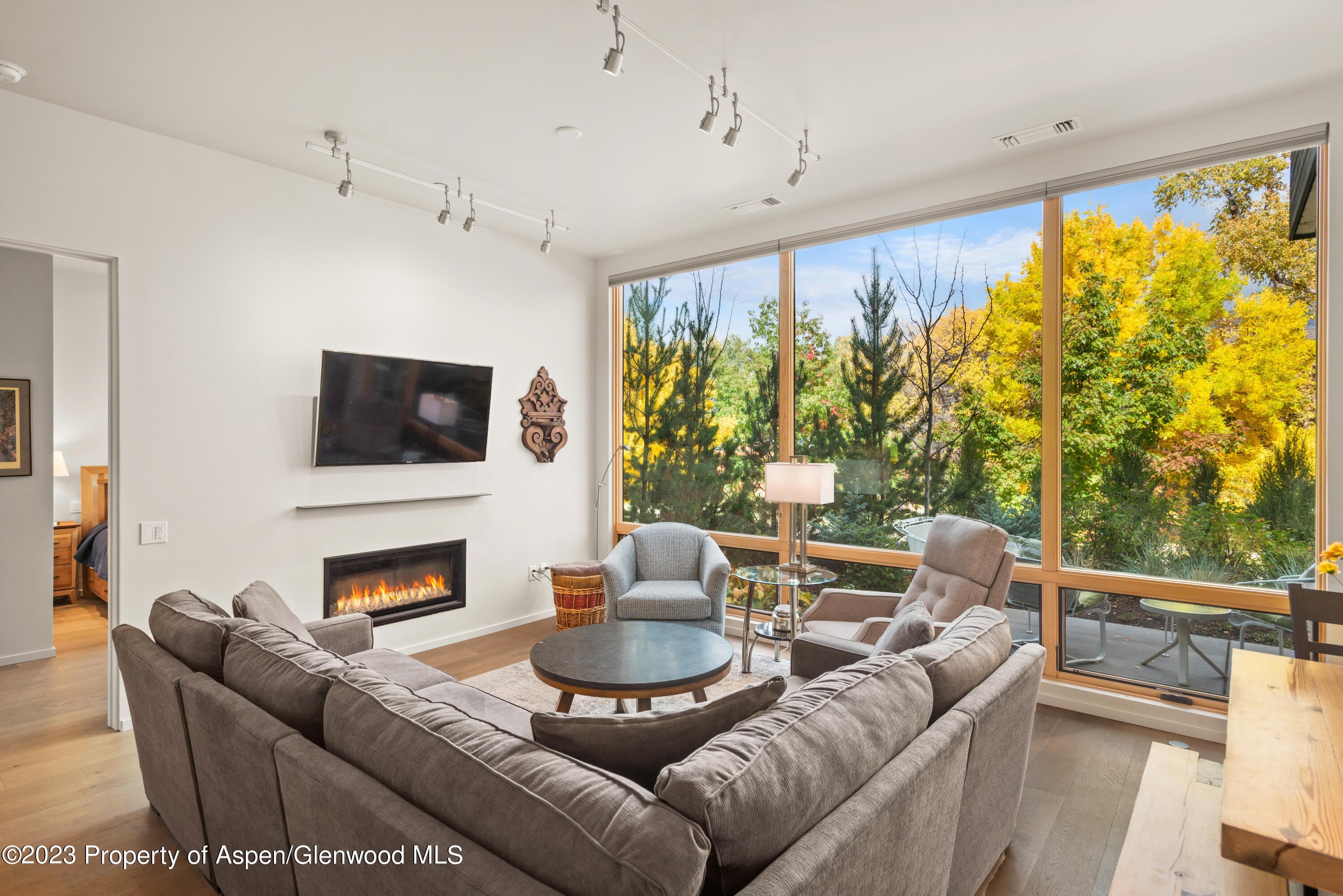100 Evans Road – photo 2