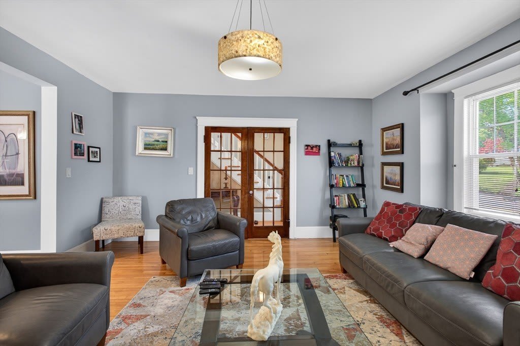 962 Pleasant St – photo 3