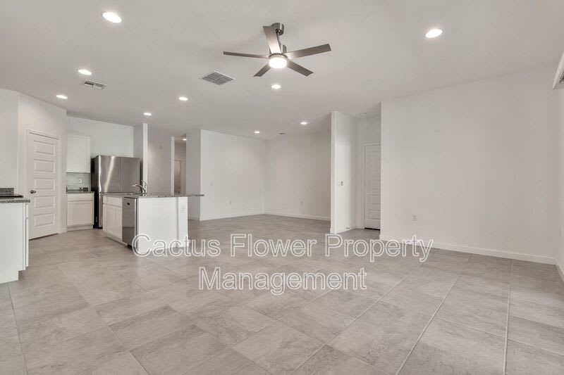 1718 W Sombra Ave – photo 5