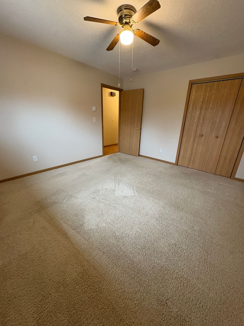 Large 2 Bedroom, 1 Bathroom Upper Duplex In Holmen – photo 4