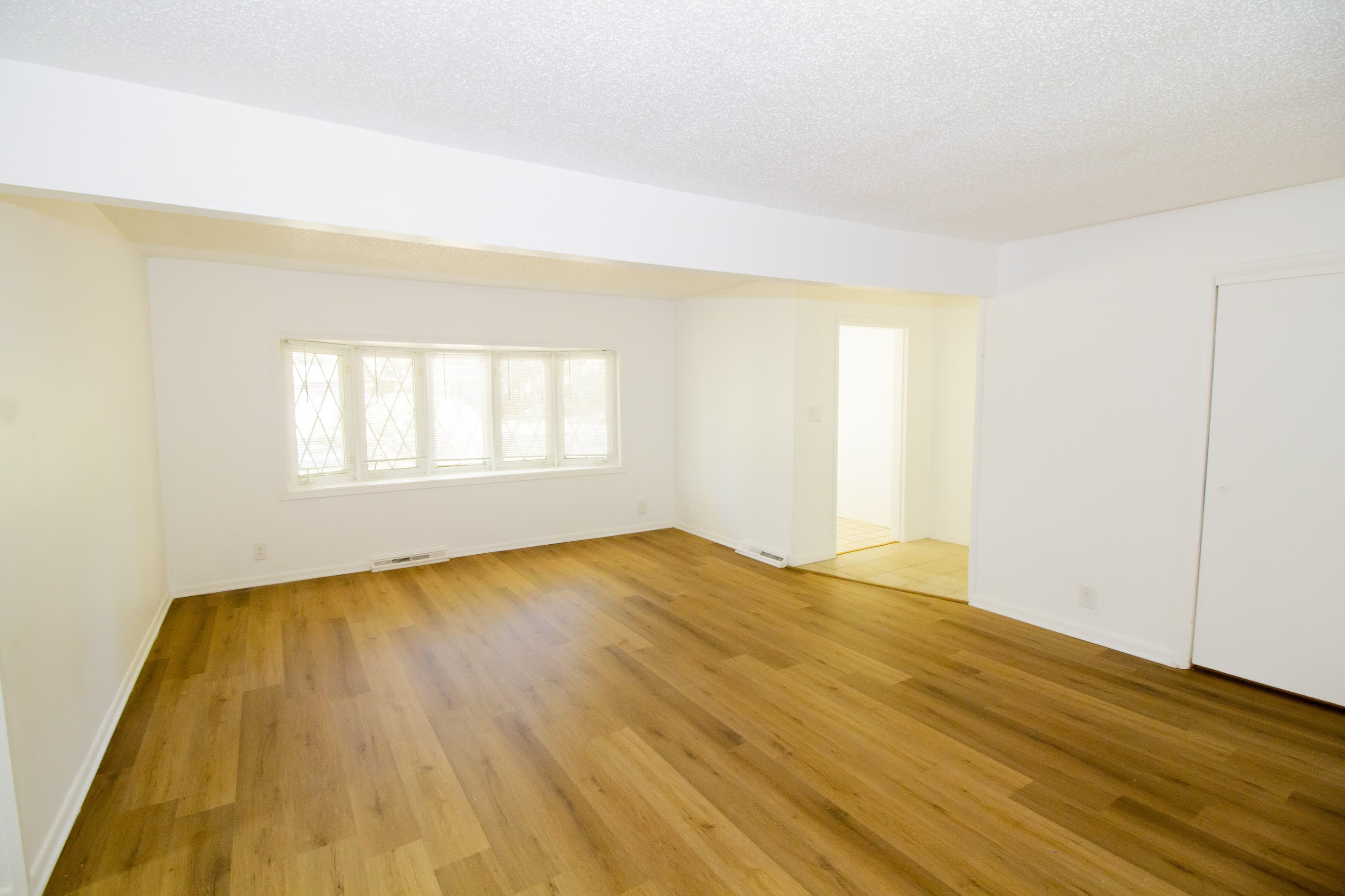 6912 North Harrison Street – photo 4