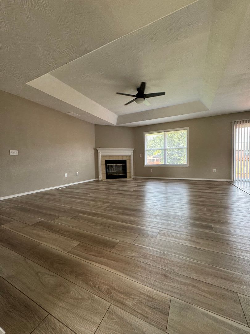 Beautiful Large Corner Lot 4 Bedroom 3 Full Bathroom 2 Car Garage With 3 Living Rooms And Much More – photo 3