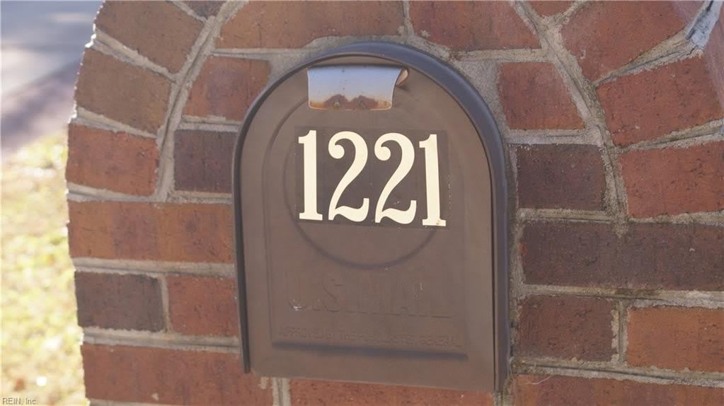 1221 Clearwater Lane – photo 3