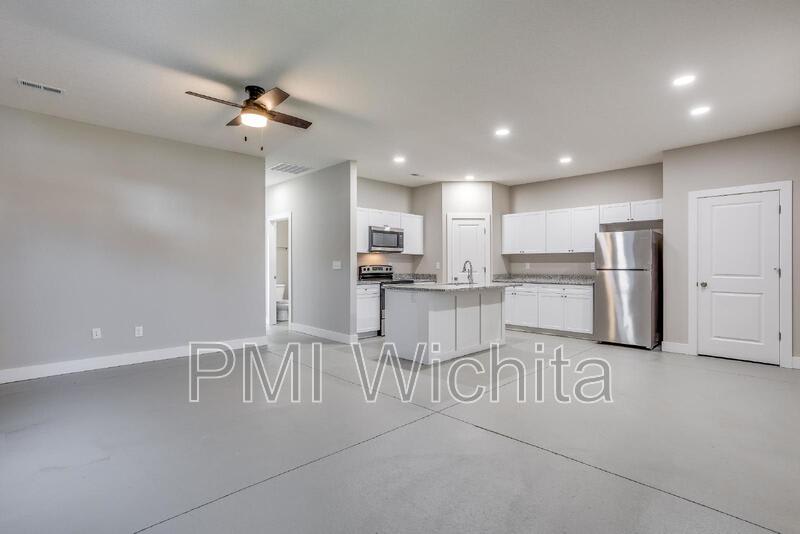 5238 N Cypress St – photo 2