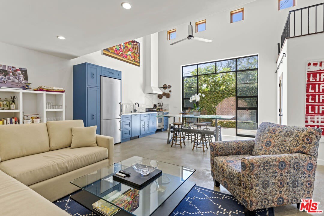 835 N Harper Ave – photo 1