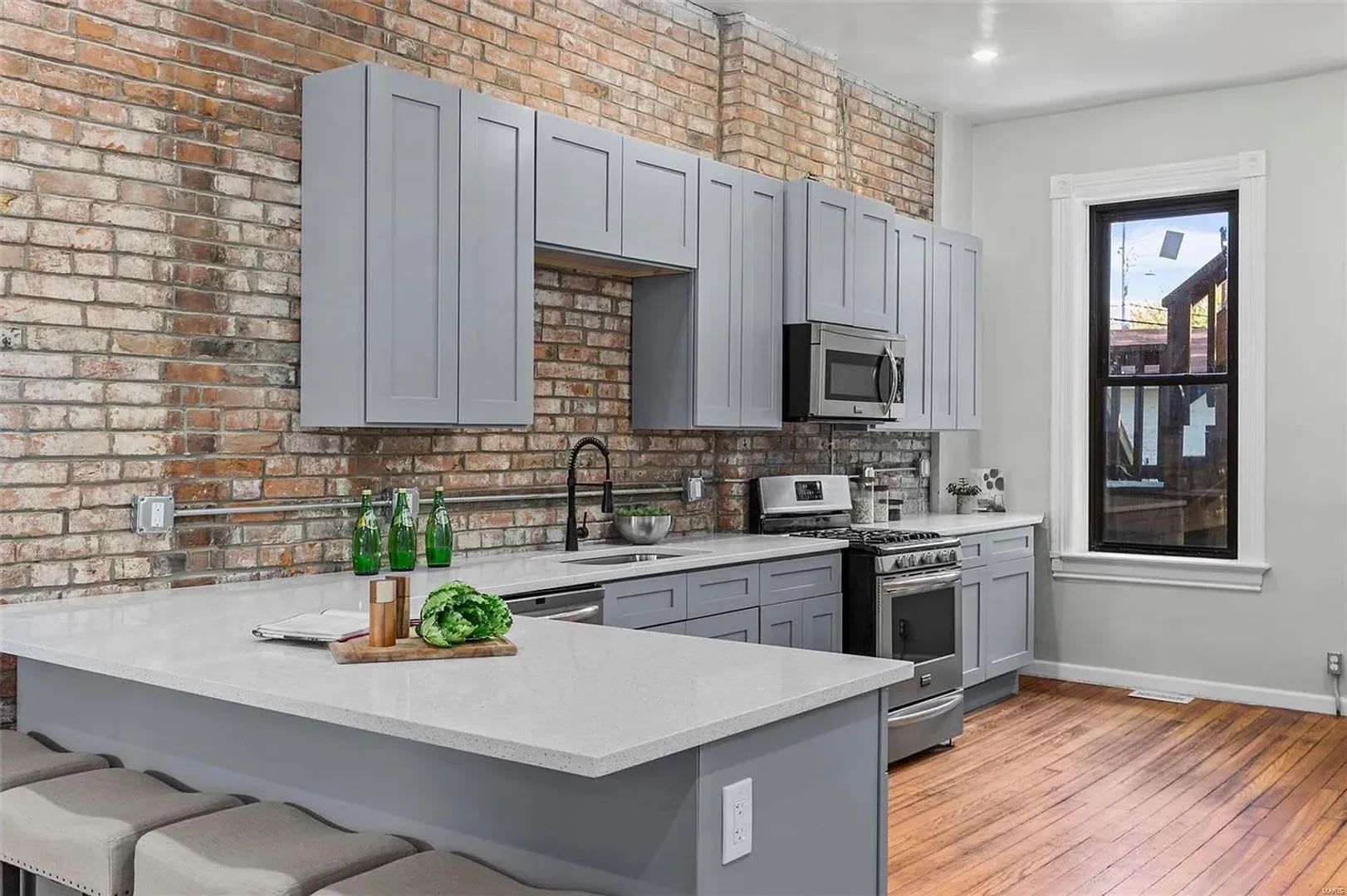 Exposed Brick Charm – photo 3