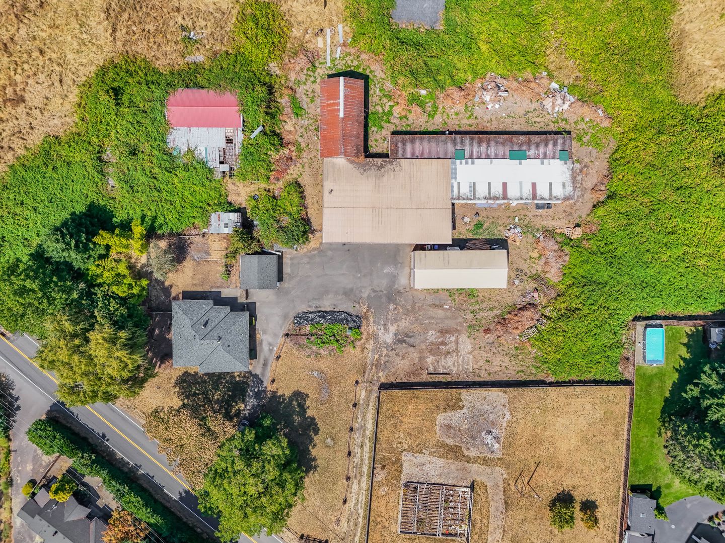 Rare 7-acre property – photo 1
