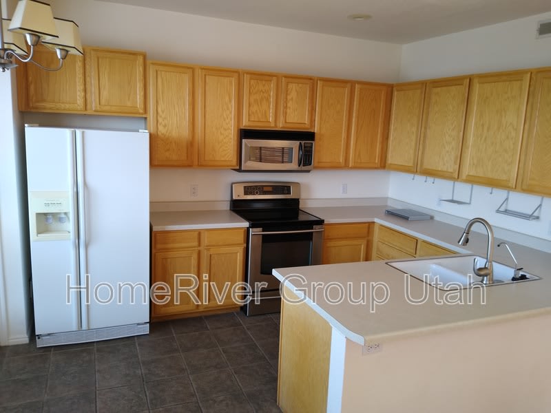 985 E Senior Band Rd – photo 2