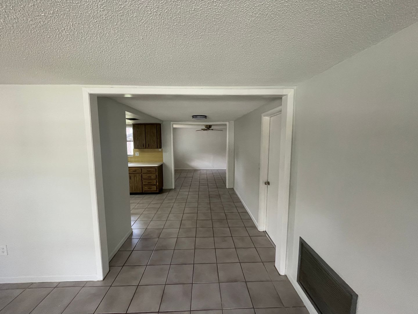 2 Bed,1.5 Bath with Bonus Room and 1 car garage in Magnolia Valley – photo 5