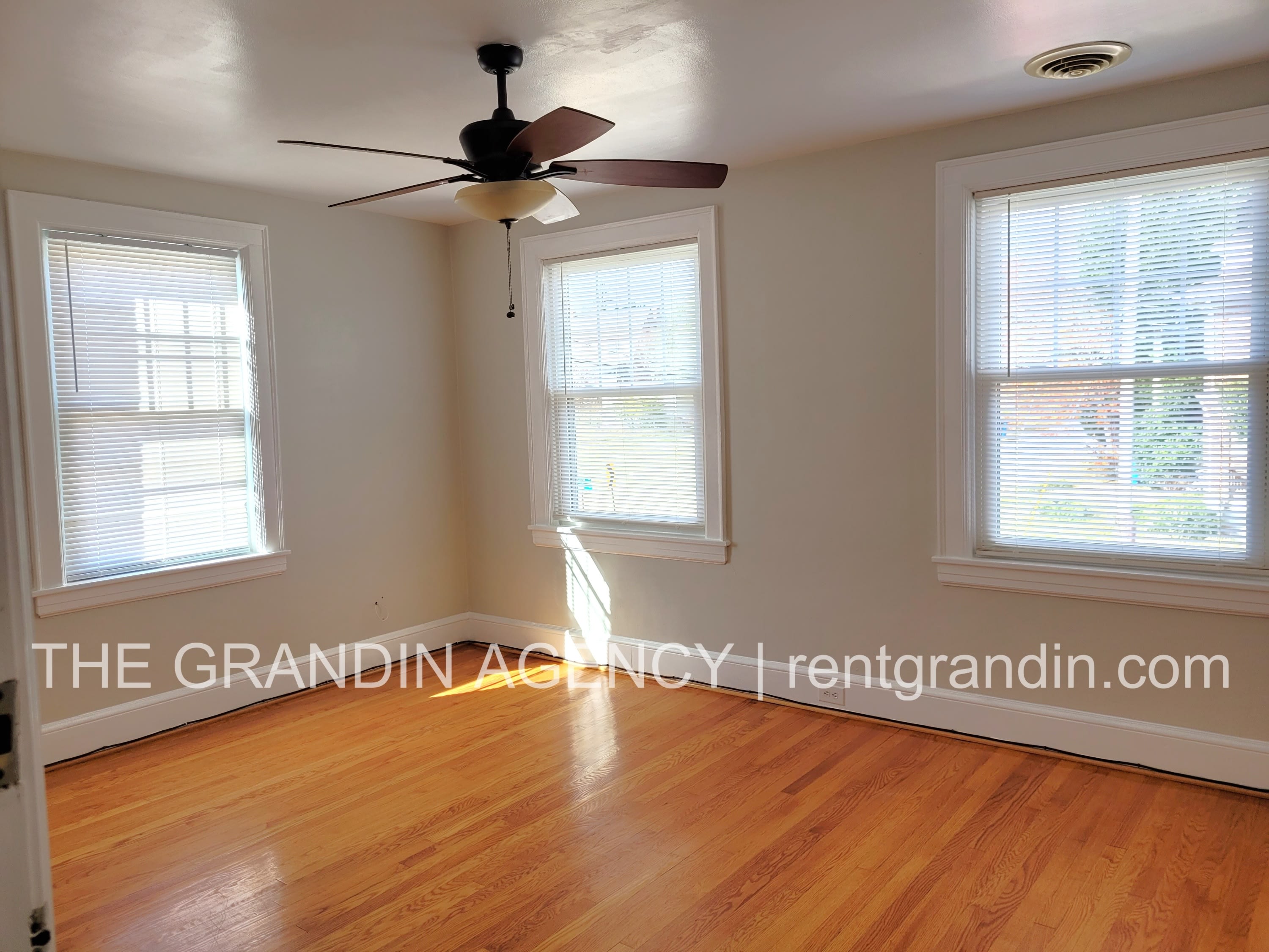 2803 Burton Avenue Northwest – photo 3