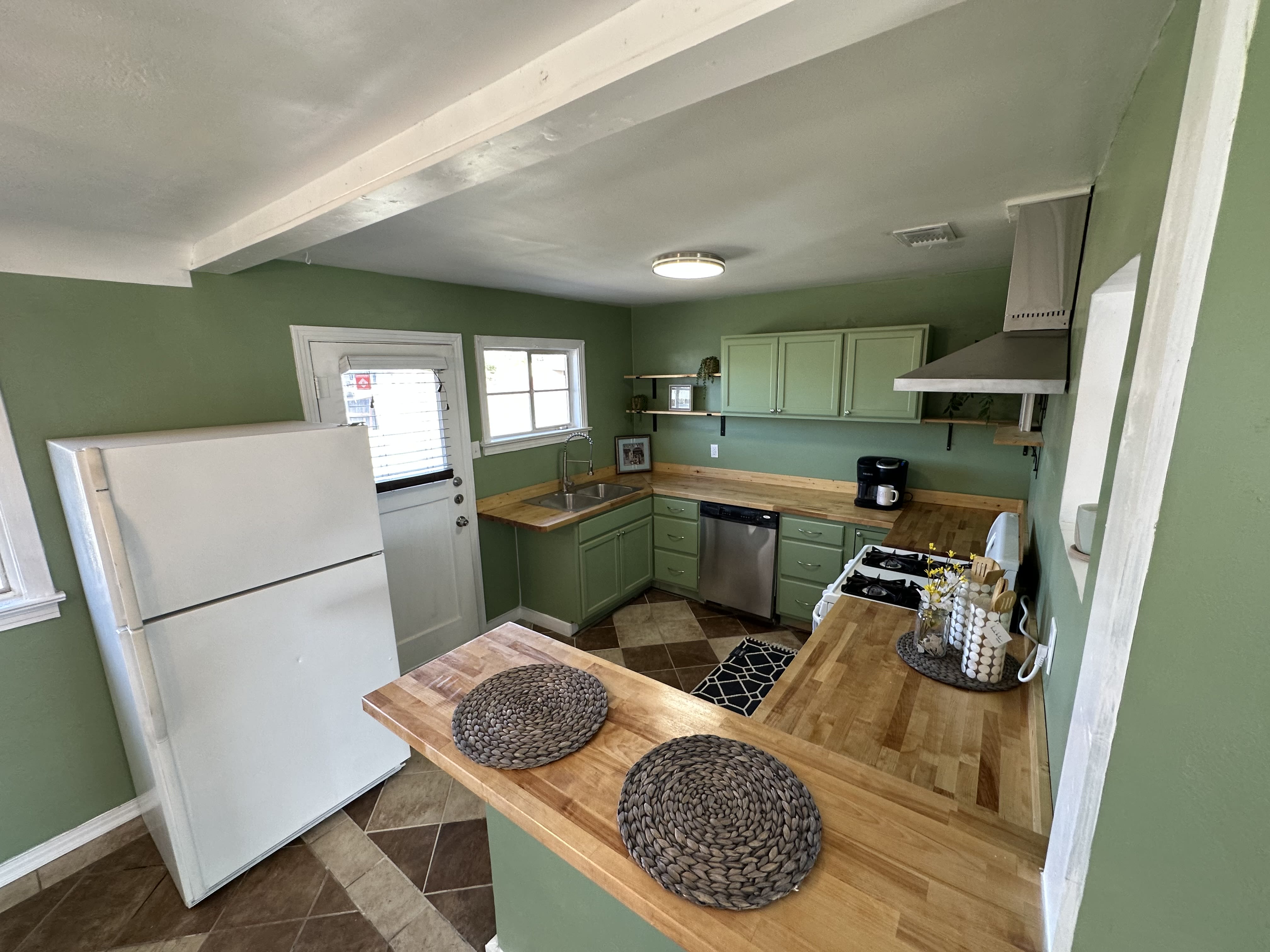 3202 Thomas Ave – photo 3