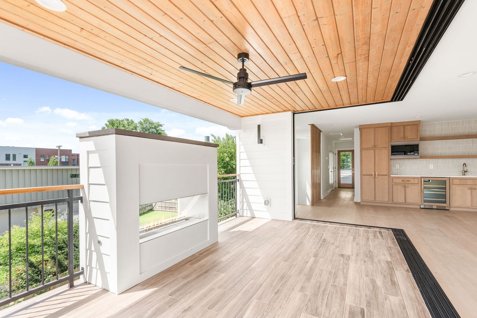 True Custom Luxury Home In The Heart Of Germantown – photo 3